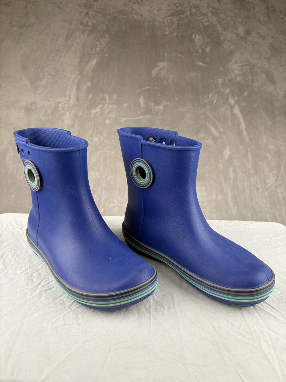 Crocs Women's Waterproof Rain Boots Size 7 Blue Short Boot - Picture 3 of 8